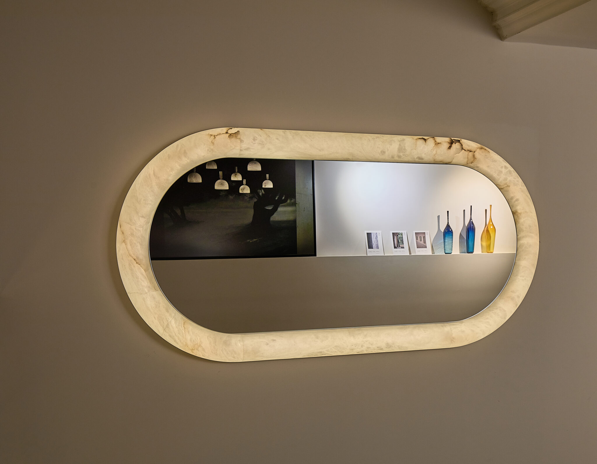 Nora A 140 - Alabaster Mirror - ATELIER ALAIN ELLOUZ